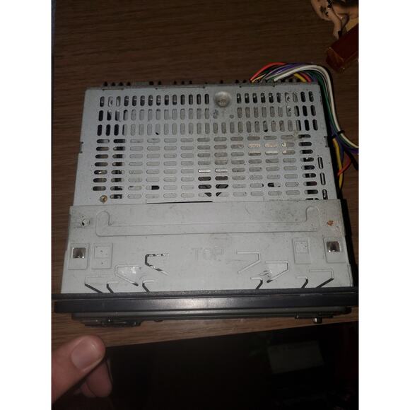 Sony Car Stereo with CD Player and Detachable Faceplate Model CDX-4160 - Picture 2 of 3